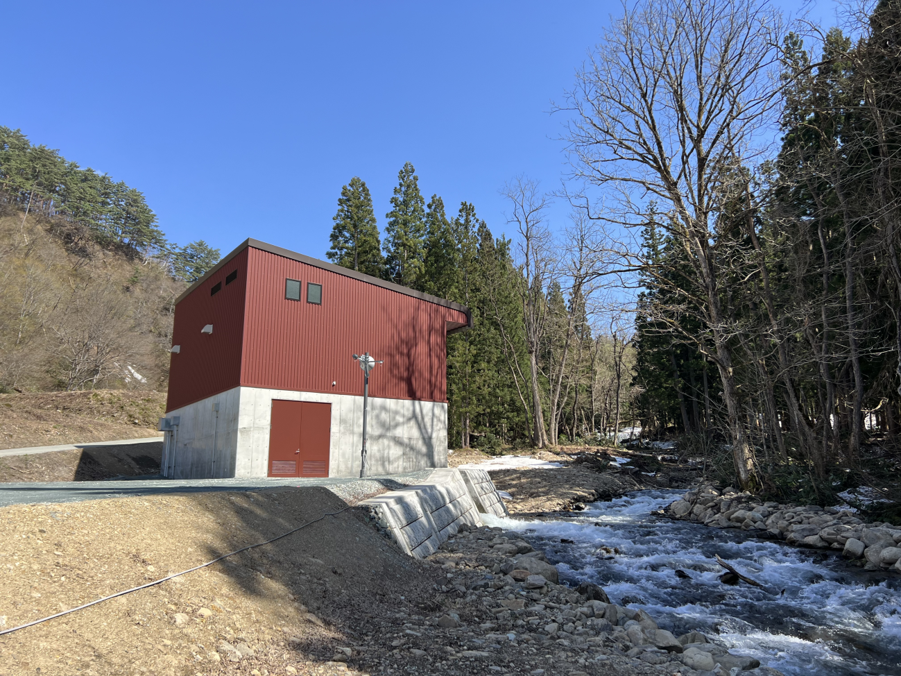 山形県尾花沢市中沢川水力発電所外観