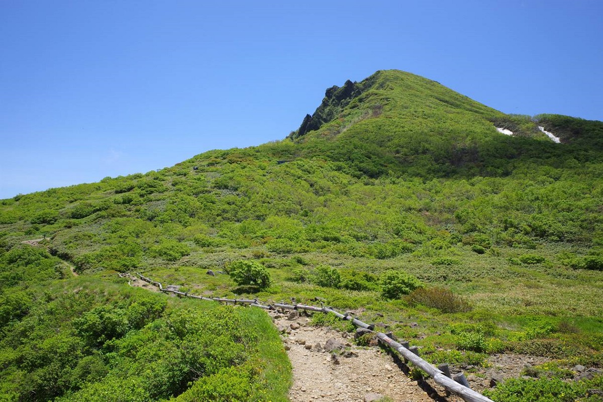 福島民友新聞に磐梯山山開き・安全祈願祭実施に関する記事が掲載されました。