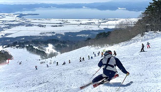 福岛民报刊登了与猪苗代滑雪场安全祈祷祭的相关报道。