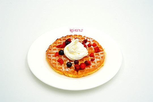 Fluffy Waffle w/Berries